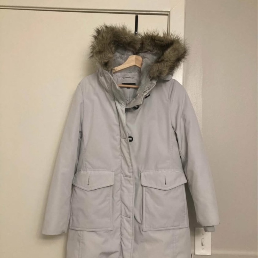 Gray Ski Jacket with Faux Fur Hood and Insulation
